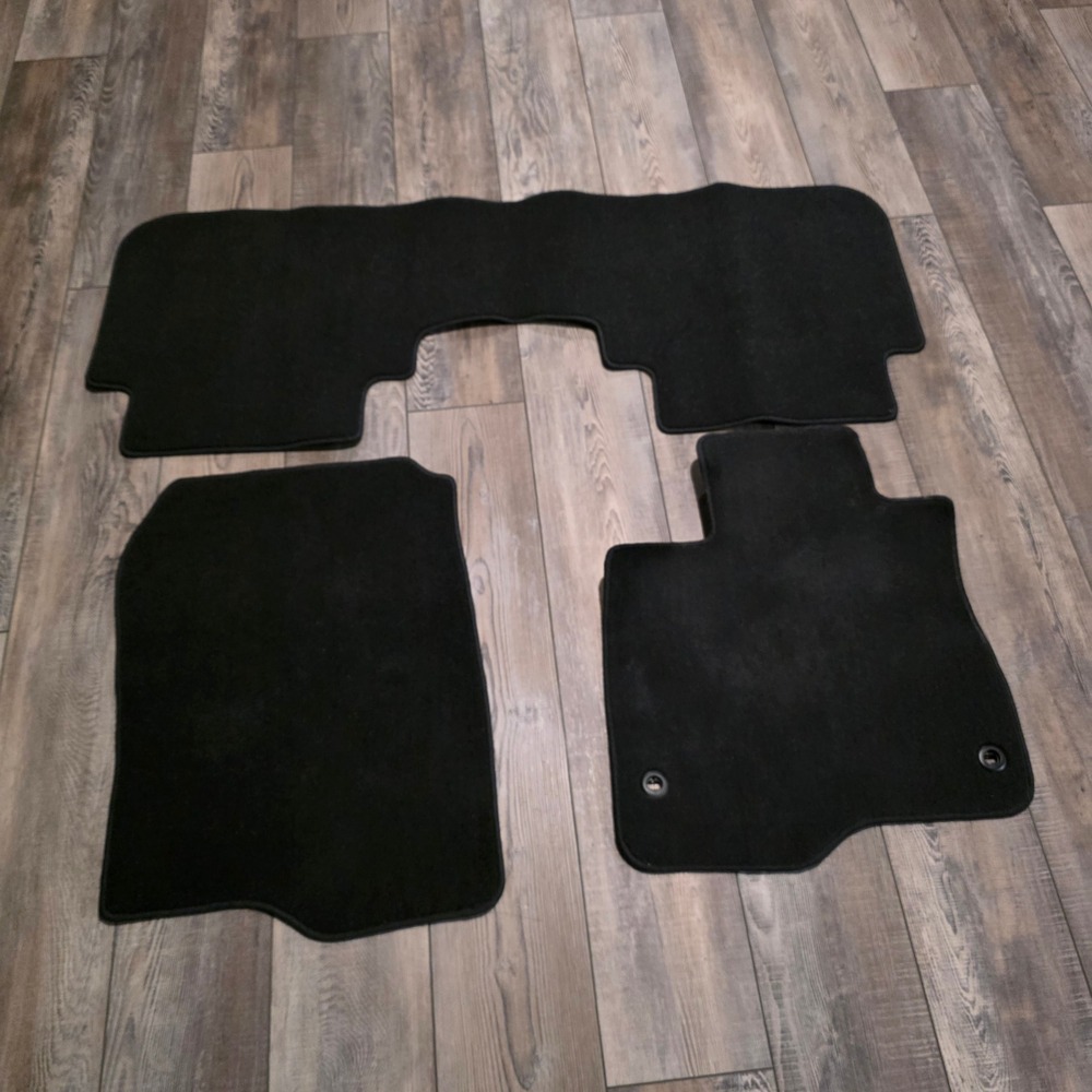 Honda CR-V Floor Mats Black OEM Carpet 3 Piece Set Front‎ and Rear 2023-2026